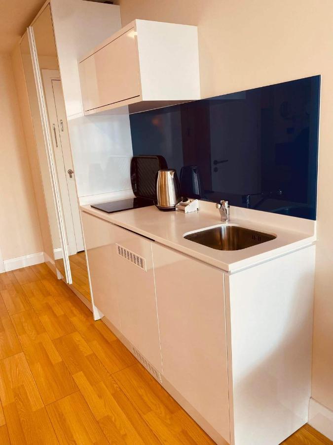 Delux Sea View Aparthotel In Orbi City Batumi Exteriör bild