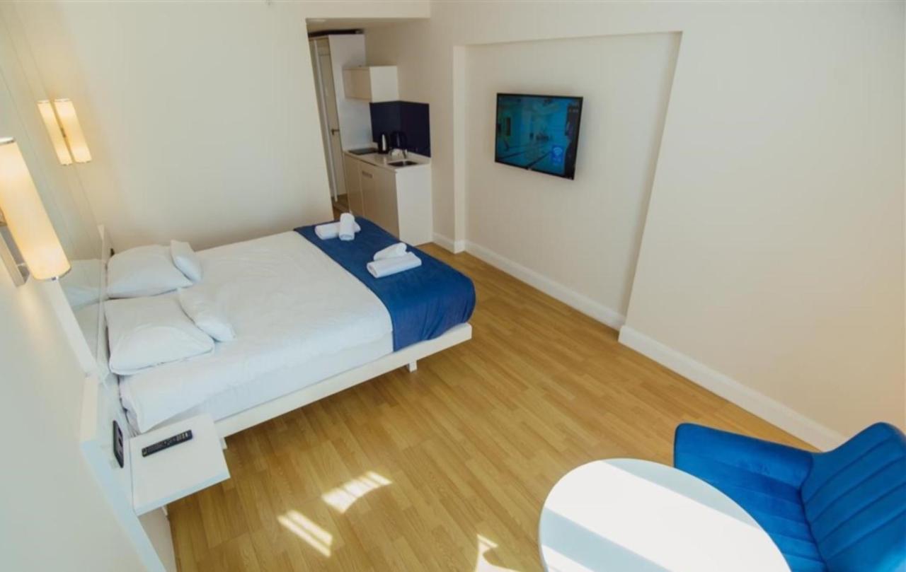 Delux Sea View Aparthotel In Orbi City Batumi Exteriör bild