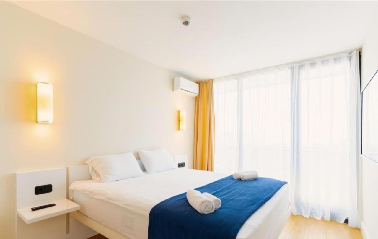 Delux Sea View Aparthotel In Orbi City Batumi Exteriör bild