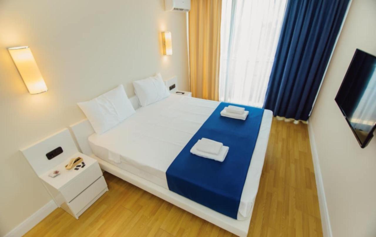 Delux Sea View Aparthotel In Orbi City Batumi Exteriör bild