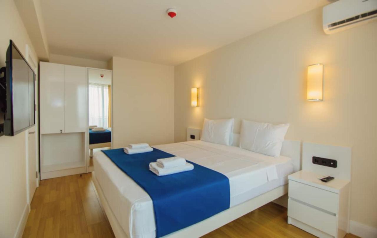 Delux Sea View Aparthotel In Orbi City Batumi Exteriör bild