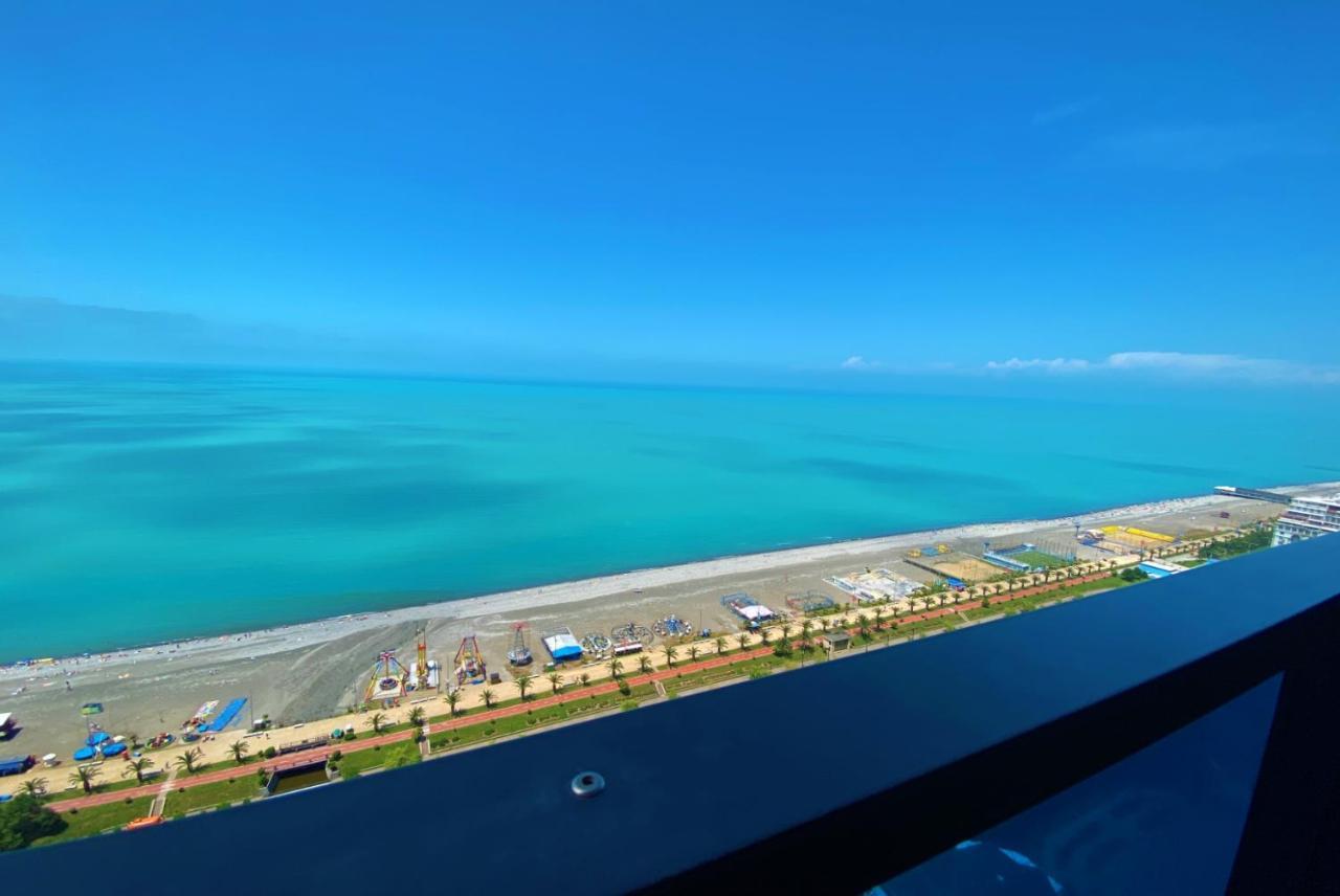 Delux Sea View Aparthotel In Orbi City Batumi Exteriör bild