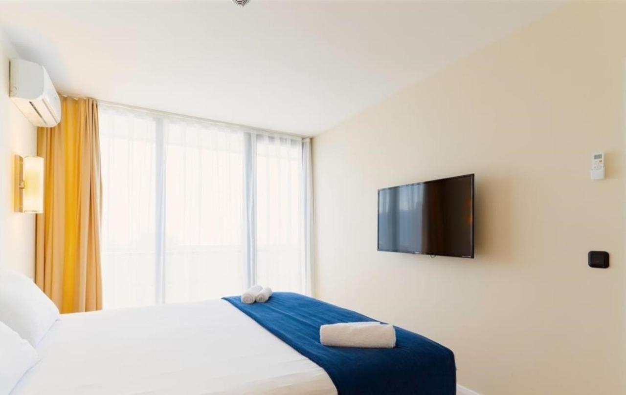 Delux Sea View Aparthotel In Orbi City Batumi Exteriör bild