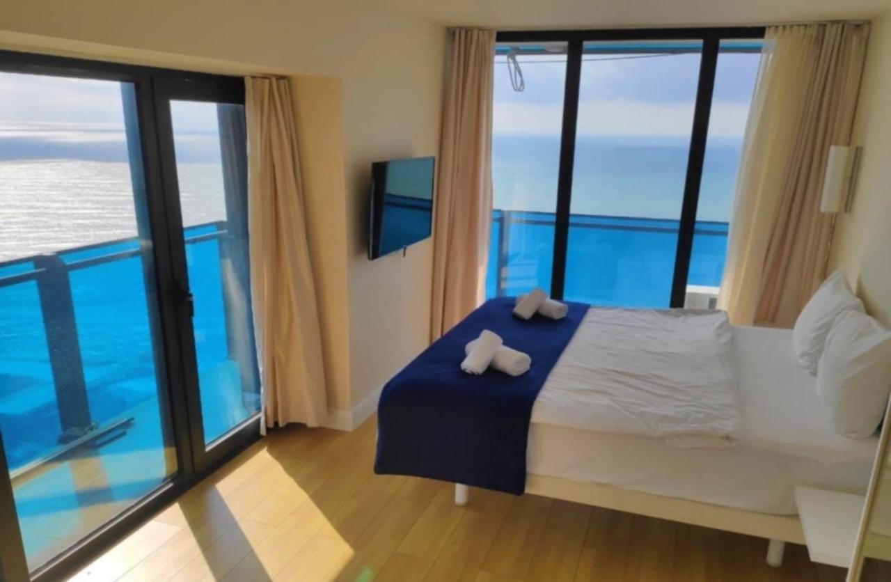 Delux Sea View Aparthotel In Orbi City Batumi Exteriör bild